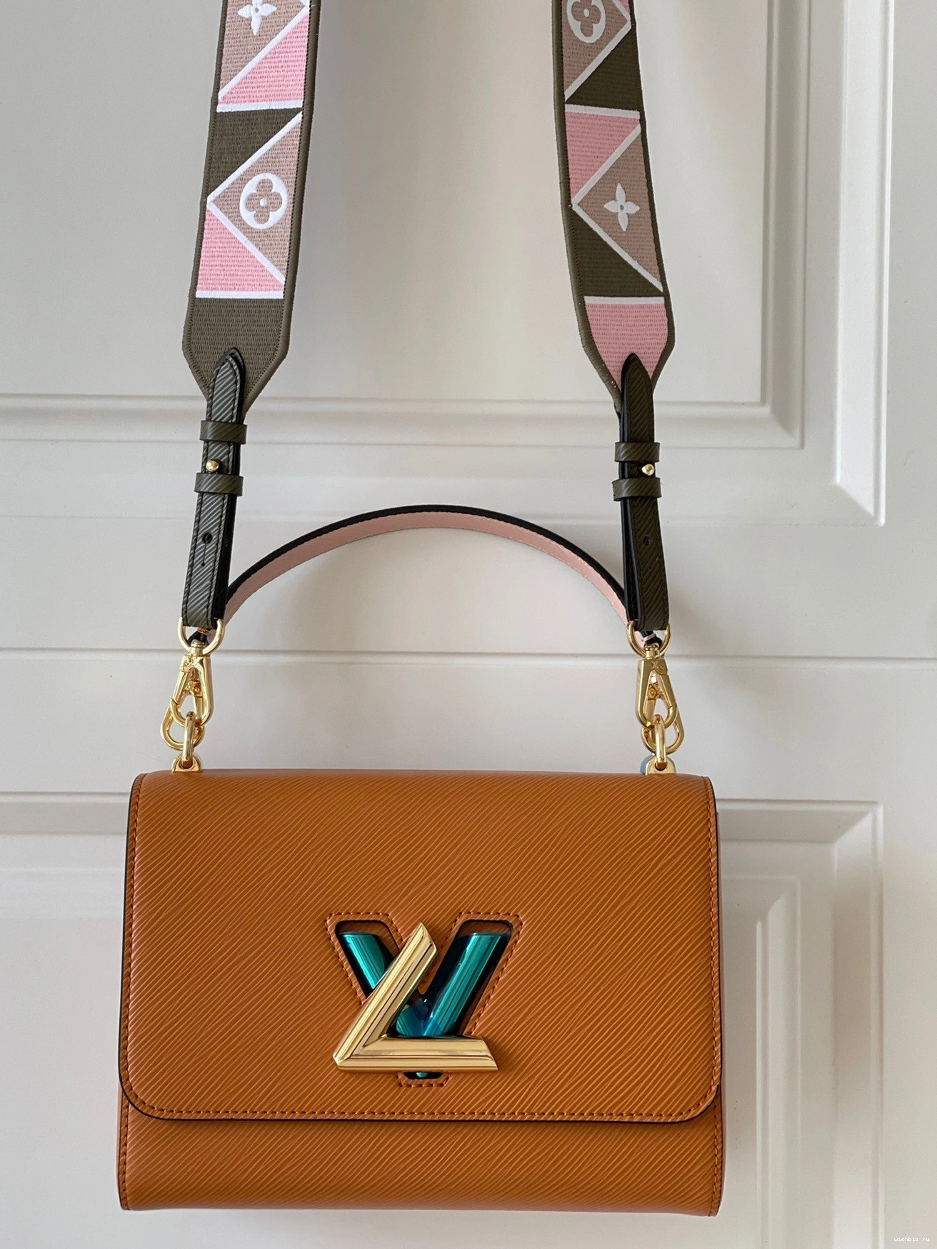 WIS LOUIS TWIST MM VUITTON 0104